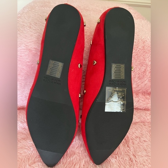 🎉HP🎉Forever 21 Red Velvet Gold Heart Studded Flats Size 10 - Picture 10 of 15